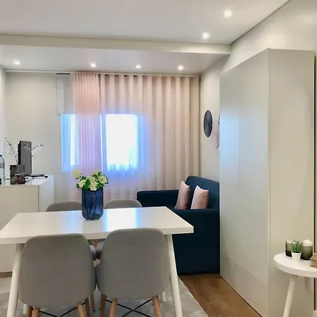 5 Superior Studio Apt Heart Of Historic Center דירה בראגה